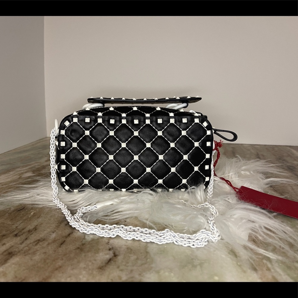 VALENTINO GARAVANI  Black Quilted Leather Rockstud Spike Medium Shoulder Bag.